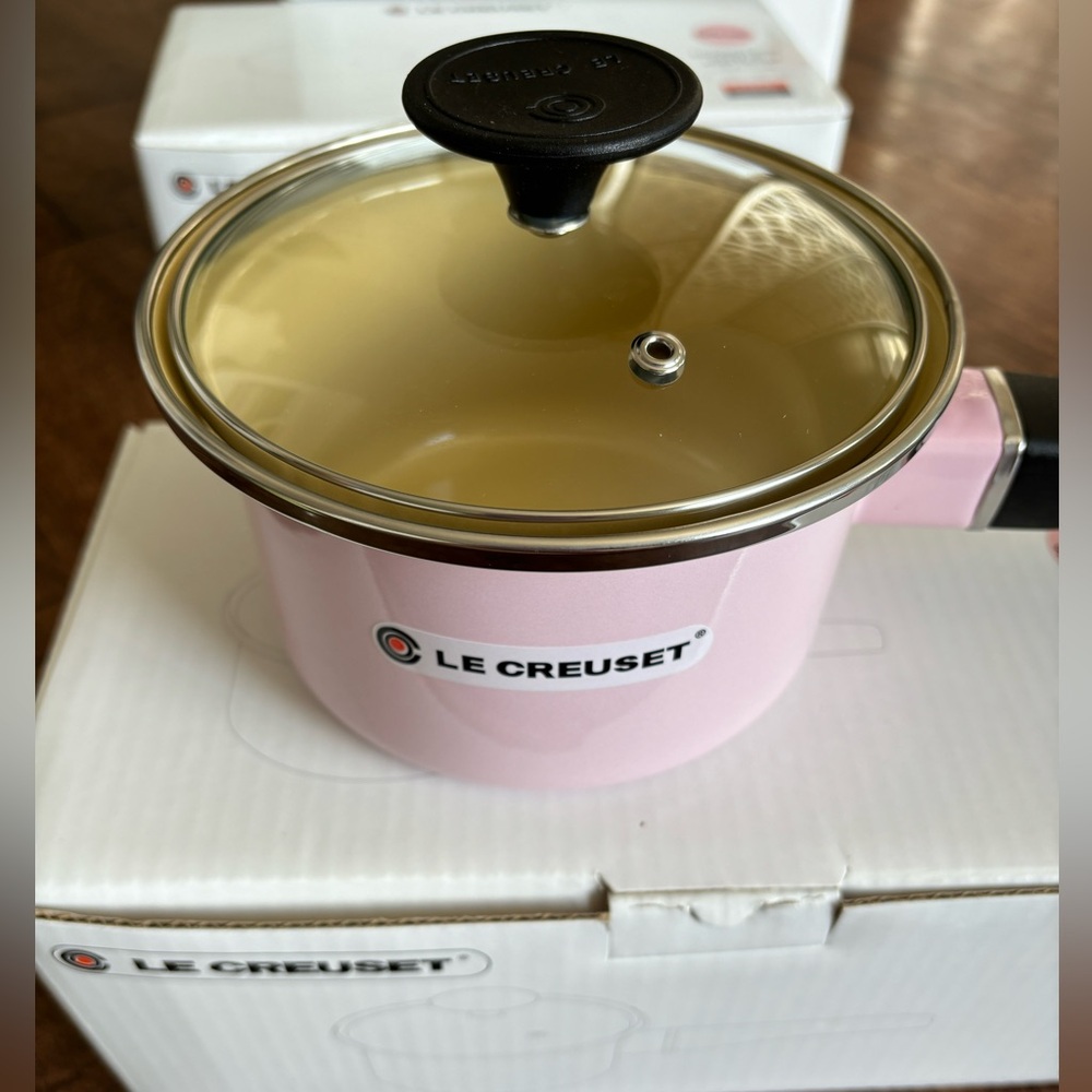 NIB | Le Creuset Saucepan with glass lid | SATIN PINK RARE - Picture 5 of 9